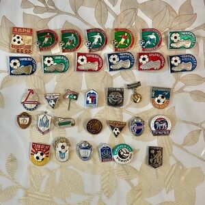 Lot 33 VTG Soviet-era football Club sports pins/badges Champion USSR